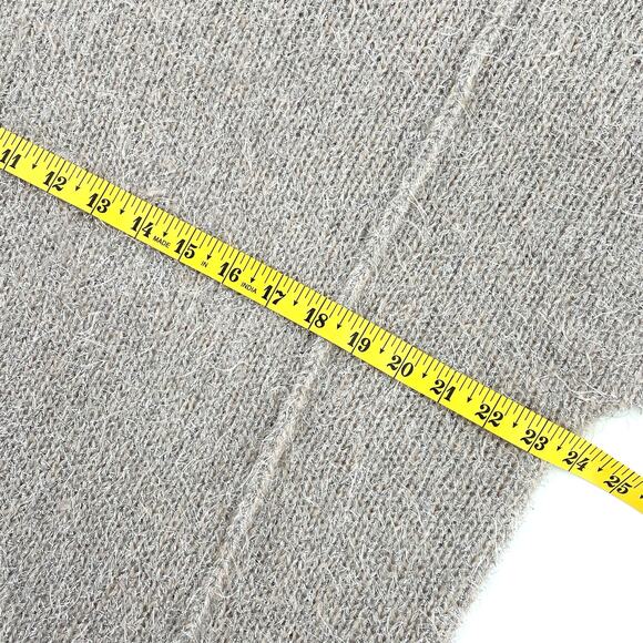 Jennifer Lopez Pullover Women's Sweater, Tan W/ Silver Threads, Sz. L *READ* - Picture 9 of 10